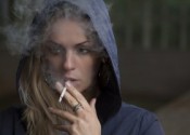 Il fumo danneggia anche la salute mentale. I rischi per i giovani 